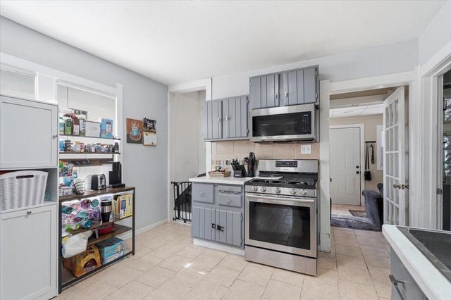 2133 S 89th STREET, West Allis, WI 53227
