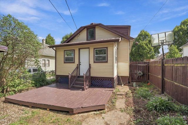 2133 S 89th STREET, West Allis, WI 53227