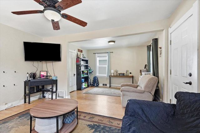 2133 S 89th STREET, West Allis, WI 53227