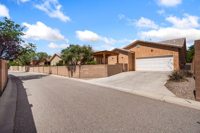 836 Bosque Vista Drive, Bernalillo, NM 87004