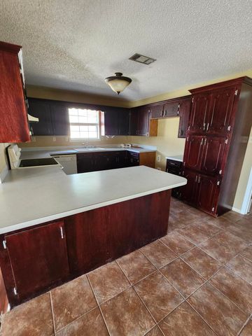 168 Janice, Leesville, LA 71446