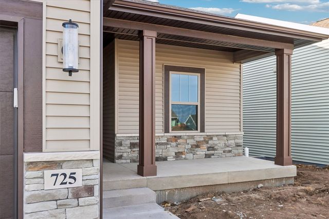 725 Chamberlin Lane, North Liberty, IA 52317