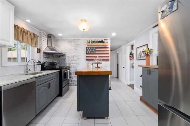 247 Whitford Avenue, Providence, RI 02908