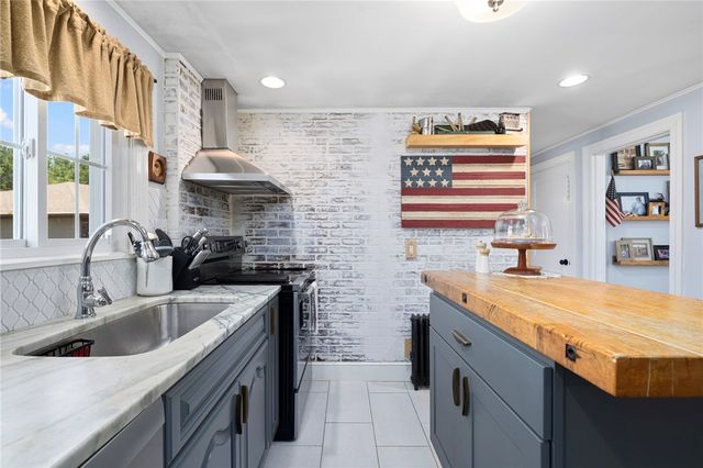247 Whitford Avenue, Providence, RI 02908