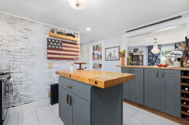 247 Whitford Avenue, Providence, RI 02908