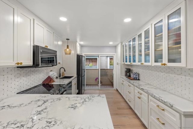 3320 Caminito Eastbluff 135, La Jolla, CA 92037