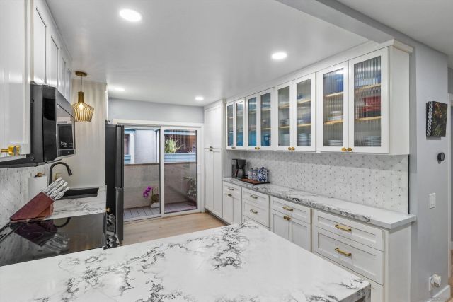 3320 Caminito Eastbluff 135, La Jolla, CA 92037