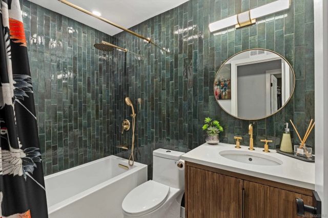 3320 Caminito Eastbluff 135, La Jolla, CA 92037