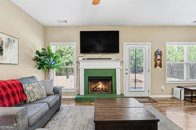 12 Miles Drive SE, Cartersville, GA 30120