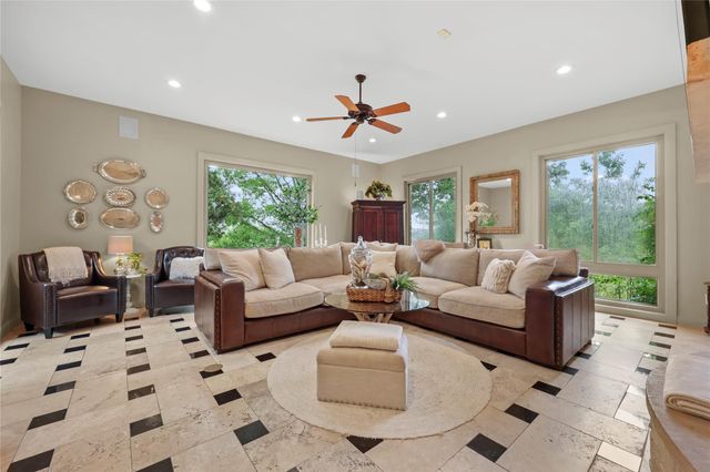 17501 Navigation LN, Lago Vista, TX 78645