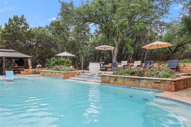 17501 Navigation LN, Lago Vista, TX 78645