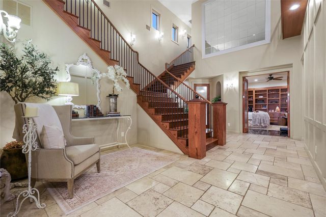 17501 Navigation LN, Lago Vista, TX 78645
