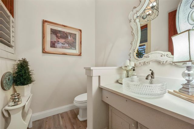 17501 Navigation LN, Lago Vista, TX 78645