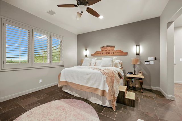 17501 Navigation LN, Lago Vista, TX 78645