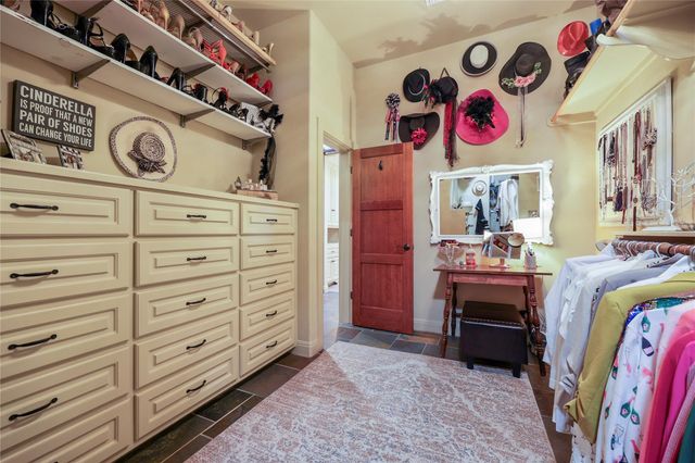 17501 Navigation LN, Lago Vista, TX 78645