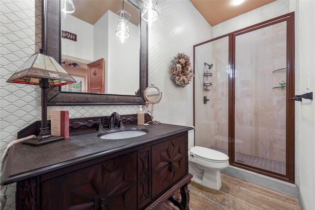 17501 Navigation LN, Lago Vista, TX 78645