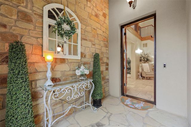 17501 Navigation LN, Lago Vista, TX 78645