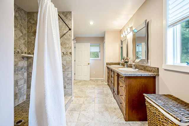 3190 Central, Milford, MI 48380