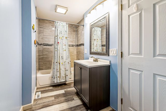 3190 Central, Milford, MI 48380