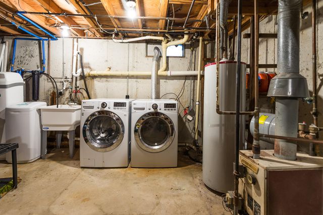 3190 Central, Milford, MI 48380