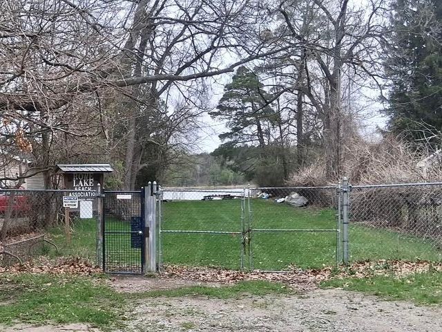 3190 Central, Milford, MI 48380