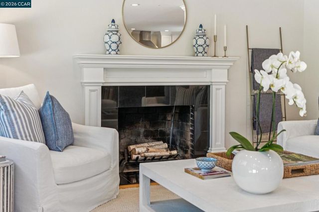 414 Castello Rd, Lafayette, CA 94549
