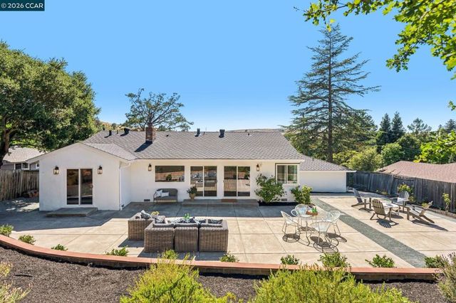 414 Castello Rd, Lafayette, CA 94549