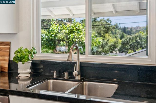 414 Castello Rd, Lafayette, CA 94549