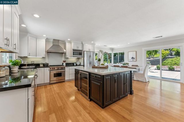 414 Castello Rd, Lafayette, CA 94549