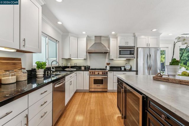 414 Castello Rd, Lafayette, CA 94549