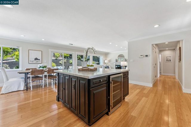 414 Castello Rd, Lafayette, CA 94549