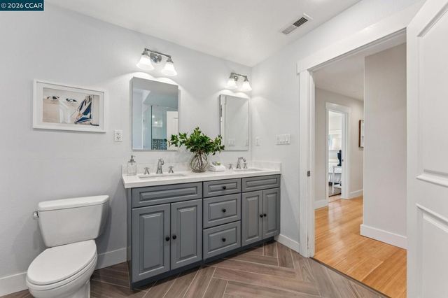 414 Castello Rd, Lafayette, CA 94549