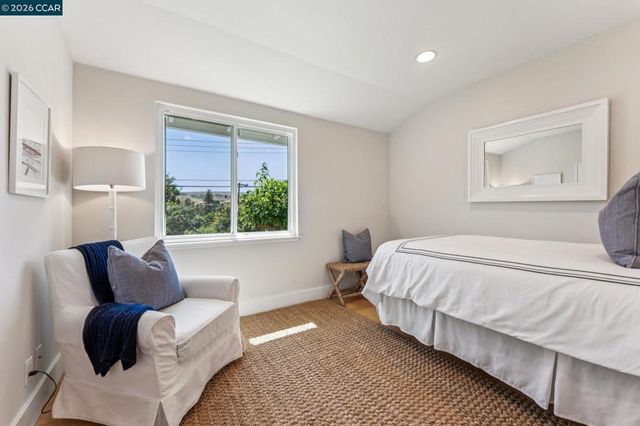 414 Castello Rd, Lafayette, CA 94549
