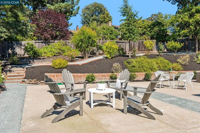 414 Castello Rd, Lafayette, CA 94549