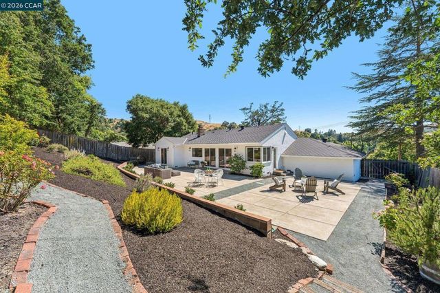 414 Castello Rd, Lafayette, CA 94549