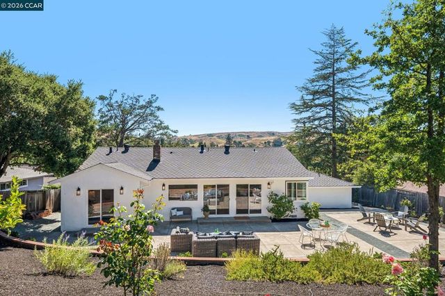 414 Castello Rd, Lafayette, CA 94549