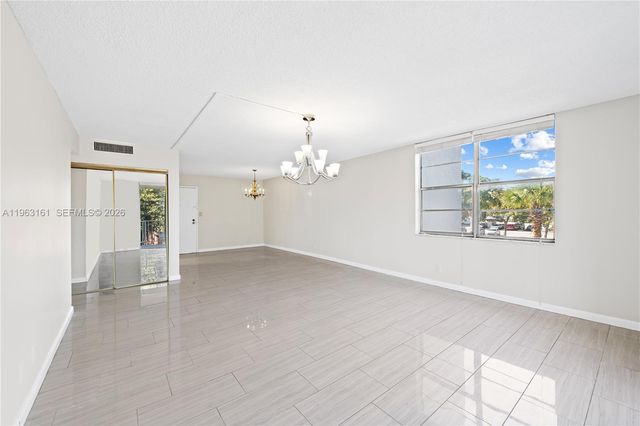 16740 NE 9th Ave 211, North Miami Beach, FL 33162