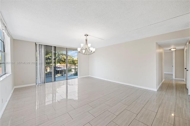 16740 NE 9th Ave 211, North Miami Beach, FL 33162