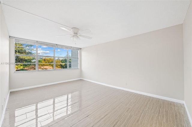 16740 NE 9th Ave 211, North Miami Beach, FL 33162