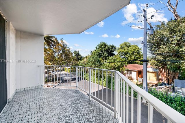 16740 NE 9th Ave 211, North Miami Beach, FL 33162