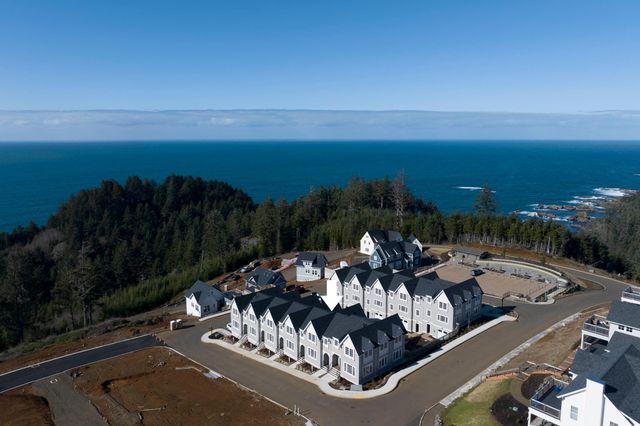 425 NE Moonwake Lane 18, Depoe Bay, OR 97341