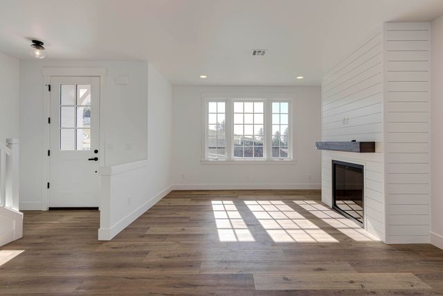 425 NE Moonwake Lane 18, Depoe Bay, OR 97341