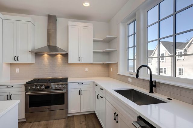 425 NE Moonwake Lane 18, Depoe Bay, OR 97341