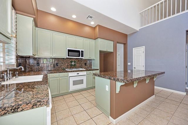 562 Stetson Dr, Oakdale, CA 95361