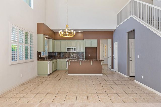 562 Stetson Dr, Oakdale, CA 95361
