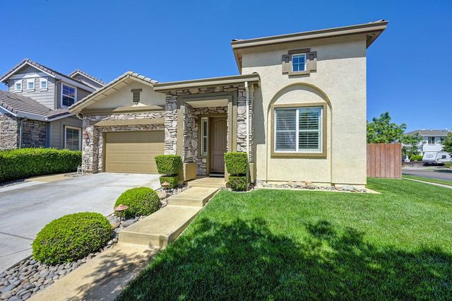 562 Stetson Dr, Oakdale, CA 95361