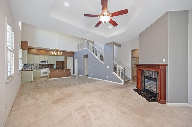 562 Stetson Dr, Oakdale, CA 95361