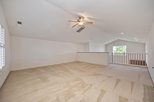 562 Stetson Dr, Oakdale, CA 95361