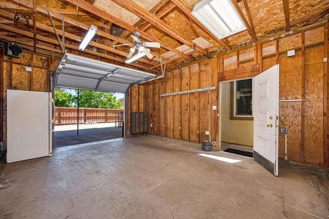 562 Stetson Dr, Oakdale, CA 95361