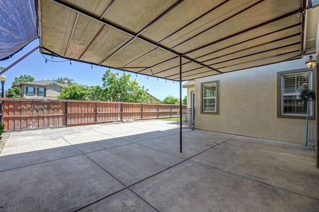 562 Stetson Dr, Oakdale, CA 95361